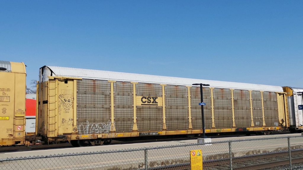 CSX B5118 (Body) TTGX 159859 (Flat)